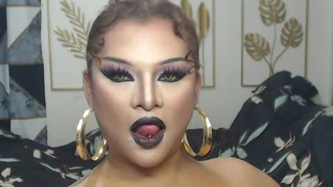 Snapshot of yourtrannyqueenxxx chatting on 03-31-26, 10:54 Anastacia Grey online show from 03-31-26, 10:54