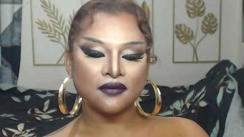 Snapshot of yourtrannyqueenxxx chatting on 04-07-26, 10:31 Anastacia Grey online show from 04-07-26, 10:31