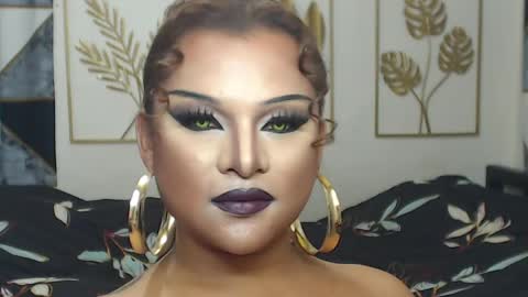 Snapshot of yourtrannyqueenxxx chatting on 04-10-26, 08:35 Anastacia Grey online show from 04-10-26, 08:35