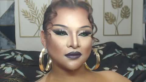 Snapshot of yourtrannyqueenxxx chatting on 04-16-26, 12:00 Anastacia Grey online show from 04-16-26, 12:00