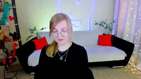 Snapshot of youruniverser chatting on 07-10-26, 10:18 Alice online show from 07-10-26, 10:18
