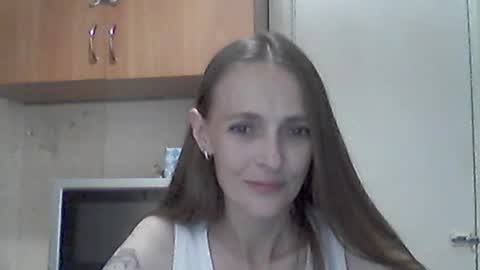 Snapshot of youur_light chatting on 07-19-26, 06:00 Youur light online show from 07-19-26, 06:00