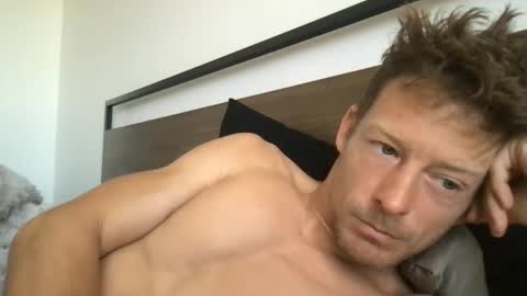 Snapshot of yoyoyo1221 chatting on 04-09-26, 02:33 yoyoyo1221 online show from 04-09-26, 02:33