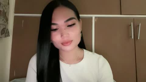 yrdrmgrl_jennie26 online show from 12-04-25, 06:16