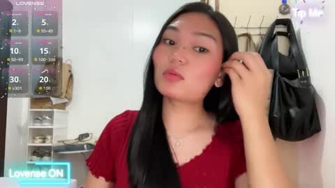 yrdrmgrl_jennie26 online show from 04-15-26, 07:21