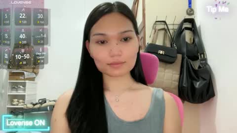 Snapshot of yrdrmgrl_jennie26 chatting on 04-22-26, 10:00 yrdrmgrl_jennie26 online show from 04-22-26, 10:00