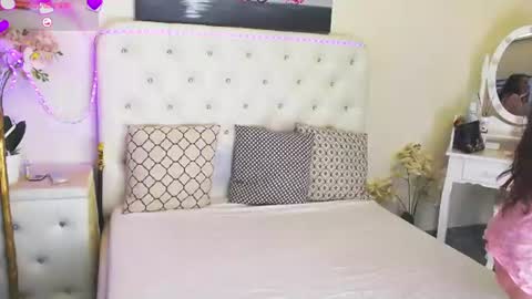 Snapshot of yssabel chatting on 06-18-26, 04:24 Yssabel online show from 06-18-26, 04:24