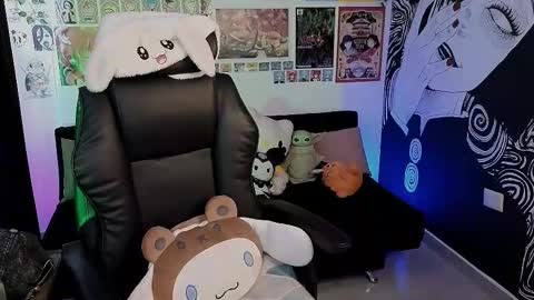    rawr   Anne Independent model      online show from 09-13-25, 05:57