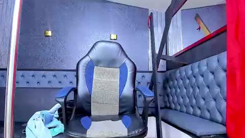 Snapshot of yulian_23 chatting on 07-10-26, 04:39 Ivan online show from 07-10-26, 04:39