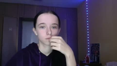 Yuliia online show from 09-17-25, 05:42