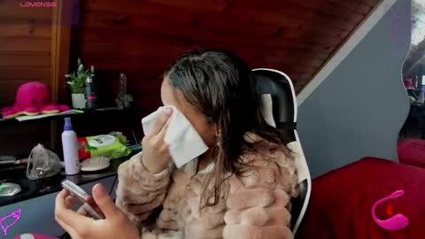 yumi_hanna online show from 12-23-25, 02:09