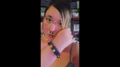 Yumi Sapphire online show from 12-01-25, 02:22