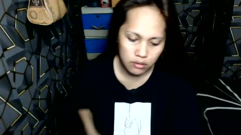 yumi online show from 06-18-26, 11:47