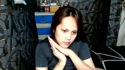 yumi online show from 06-27-26, 06:35