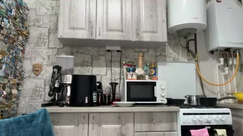 Snapshot of yummyalexxx chatting on 06-12-26, 04:17 Alex online show from 06-12-26, 04:17