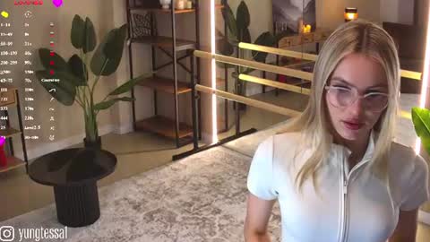 Snapshot of yungtessa chatting on 06-29-26, 06:19 Tessa online show from 06-29-26, 06:19