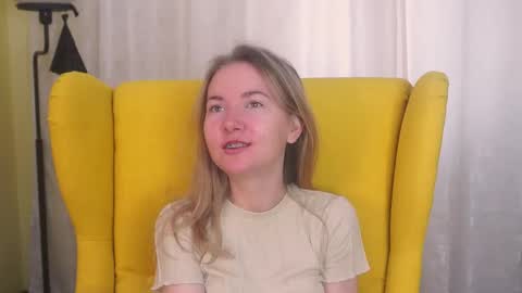 Snapshot of yuricazel chatting on 03-09-26, 07:23 Alesia online show from 03-09-26, 07:23