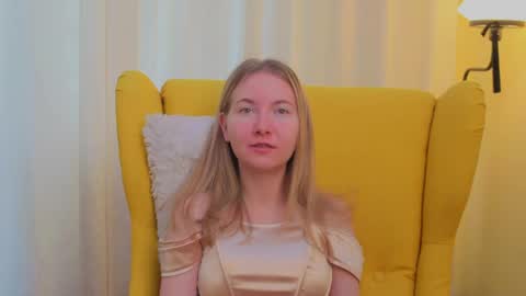 Snapshot of yuricazel chatting on 03-27-26, 08:26 Alesia online show from 03-27-26, 08:26