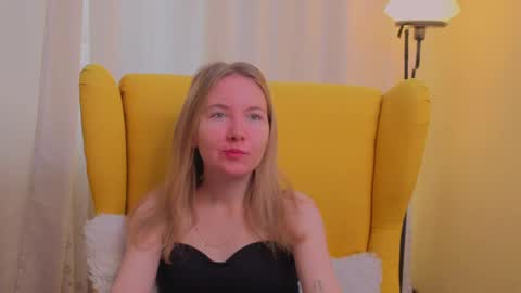 Snapshot of yuricazel chatting on 03-30-26, 07:20 Alesia online show from 03-30-26, 07:20