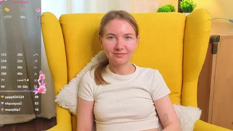 Snapshot of yuricazel chatting on 04-01-26, 01:41 Alesia online show from 04-01-26, 01:41