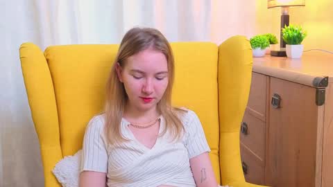 Snapshot of yuricazel chatting on 04-03-26, 07:17 Alesia online show from 04-03-26, 07:17