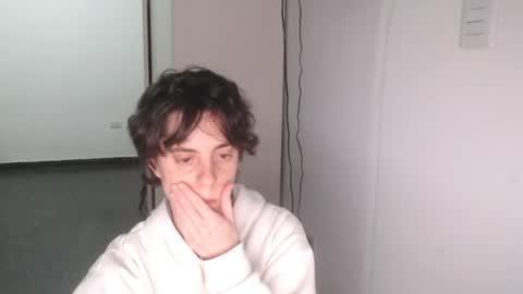 Snapshot of yuyito15 chatting on 06-15-26, 08:55 Yuyu online show from 06-15-26, 08:55