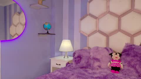 yvi online show from 04-09-26, 11:48