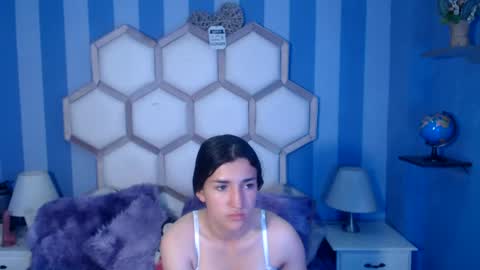 yvi online show from 07-15-26, 12:43