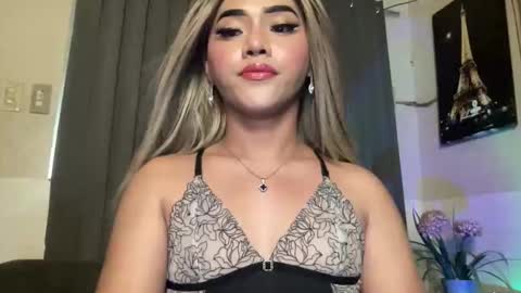 Snapshot of yvonne_guidotti chatting on 06-01-26, 07:48 Miss Cali online show from 06-01-26, 07:48