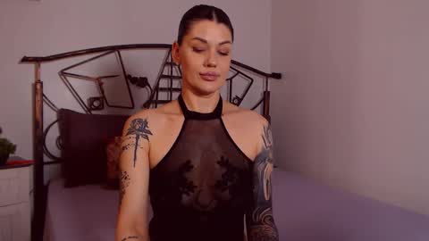 I V Y   online show from 03-31-26, 07:47