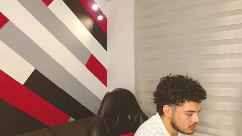 Snapshot of zac_golden chatting on 03-09-26, 11:36 Zack online show from 03-09-26, 11:36