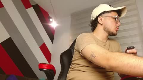 Snapshot of zac_golden chatting on 04-04-26, 12:02 Zack online show from 04-04-26, 12:02