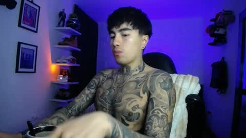 zac_muller1 online show from 03-25-26, 09:37