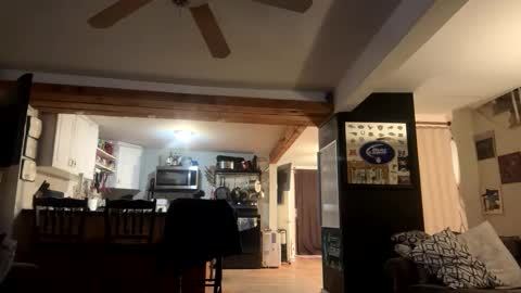 Snapshot of zach42104 chatting on 02-12-26, 10:43 zach42104 online show from 02-12-26, 10:43