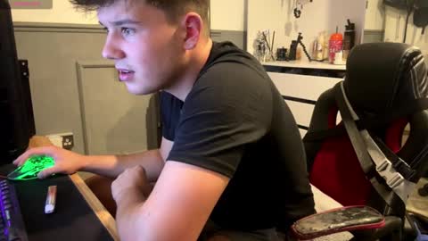 Zachbritboy online show from 09-17-25, 05:58