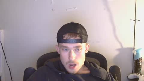 Snapshot of zachmcw25 chatting on 11-25-25, 09:09 zachmcw25 online show from 11-25-25, 09:09