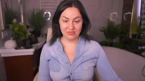 Snapshot of zafiramoonn chatting on 04-28-26, 12:43 Zafiramoonn online show from 04-28-26, 12:43