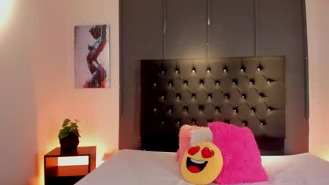 Snapshot of zafiro__brown chatting on 05-11-26, 04:07 Zafiro Brown online show from 05-11-26, 04:07