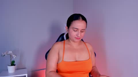 Snapshot of zafiro__brown chatting on 05-23-26, 09:41 Zafiro Brown online show from 05-23-26, 09:41
