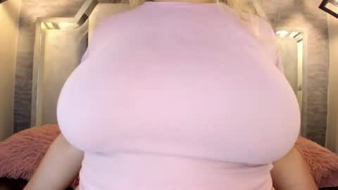 Snapshot of zafiro_claire chatting on 06-19-26, 06:45 Claire online show from 06-19-26, 06:45