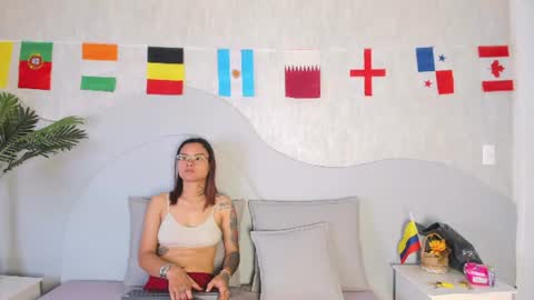 Zafiro and Amber online show from 06-27-26, 02:12