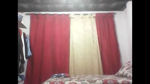 Zafiro online show from 12-16-25, 10:48