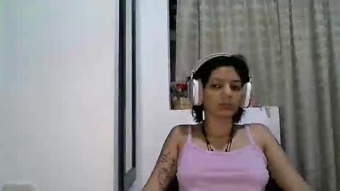 Zafiro online show from 04-26-26, 04:59