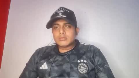 Snapshot of zagros07 chatting on 04-19-26, 03:17 zagros07 online show from 04-19-26, 03:17