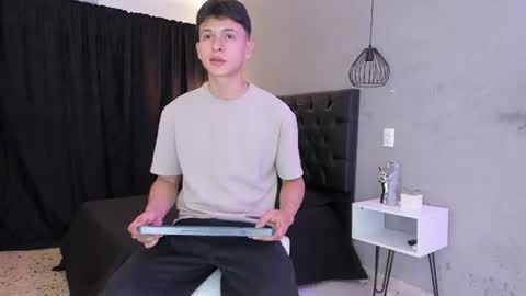 Samuel online show from 06-28-26, 07:42