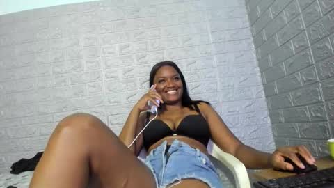 Snapshot of zamara__ chatting on 02-11-26, 11:43 Zamara online show from 02-11-26, 11:43