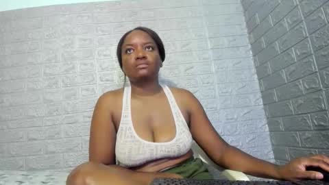 Snapshot of zamara__ chatting on 04-15-26, 01:12 Zamara online show from 04-15-26, 01:12