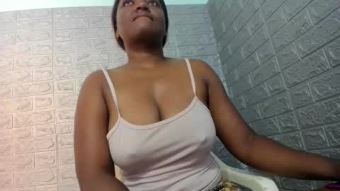 Snapshot of zamara__ chatting on 05-20-26, 12:22 Zamara online show from 05-20-26, 12:22