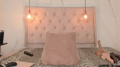 ZAMIRA online show from 03-16-26, 01:59