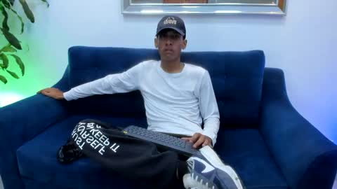 Snapshot of zane_belville chatting on 05-06-26, 11:04 Zane Belville online show from 05-06-26, 11:04